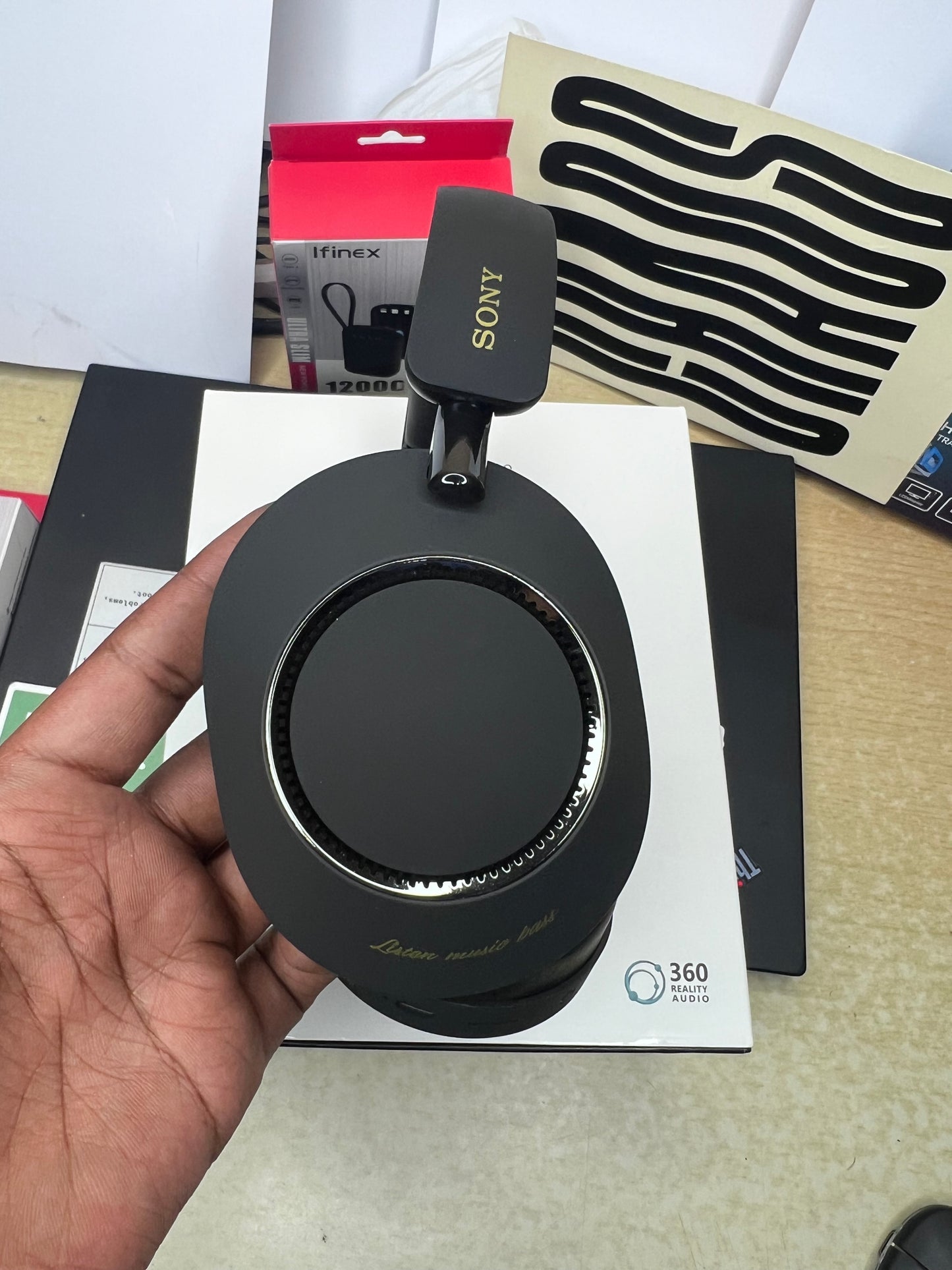 Sony WH-1000X M8