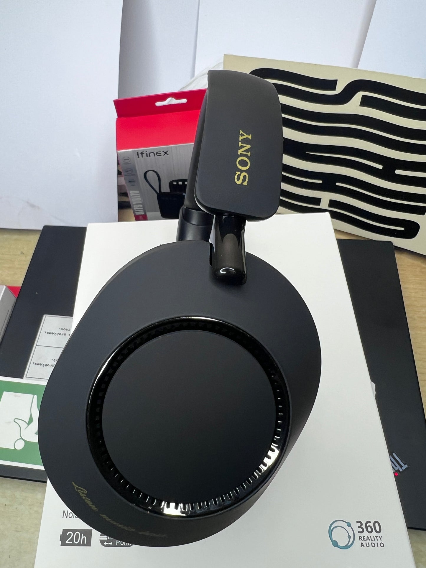 Sony WH-1000X M8